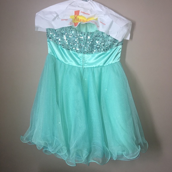 PROM DRESS - Picture 2 of 4